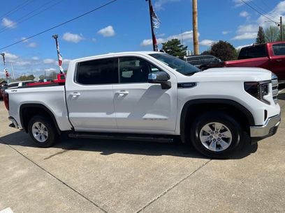 New 2026 GMC Sierra 1500 SLE w/ Preferred Package