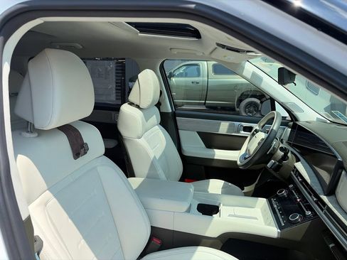Used 2024 Hyundai Santa Fe Calligraphy AWD/4WD image 9