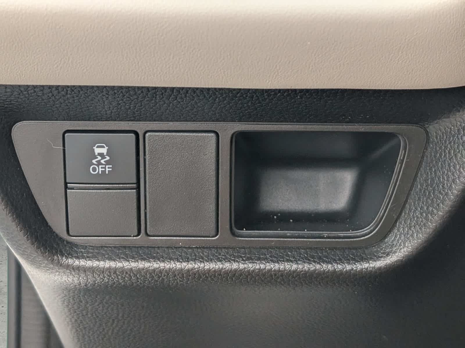 Certified 2025 Honda HR-V LX image 18
