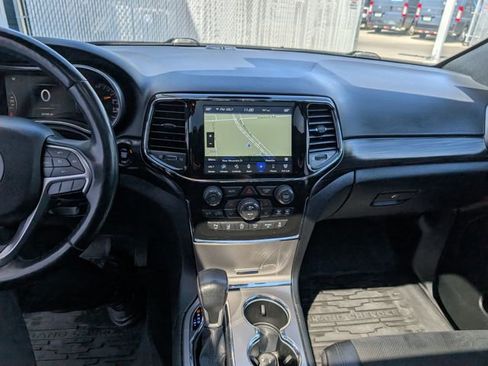 Used 2022 Jeep Grand Cherokee Laredo X AWD/4WD image 5