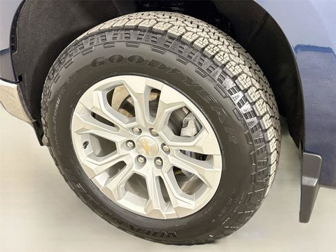 Used 2022 Chevrolet Silverado 1500 LTZ AWD/4WD image 32
