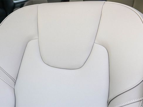 New 2026 Volvo XC60 B5 Plus w/ Protection Package Premier image 26