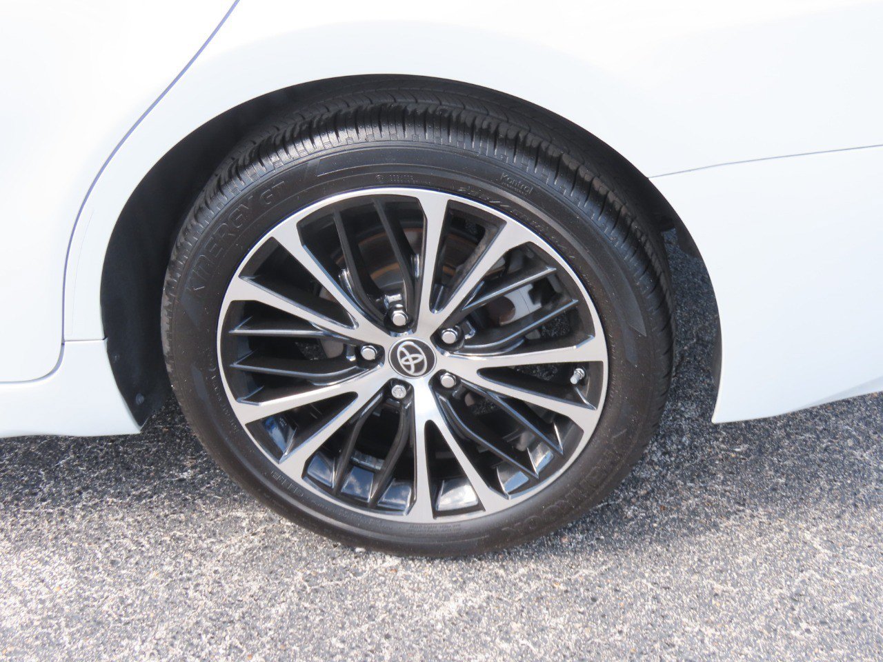 Used 2023 Toyota Camry SE FWD image 16