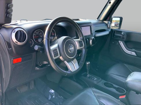 Used 2017 Jeep Wrangler Unlimited Rubicon AWD/4WD image 16