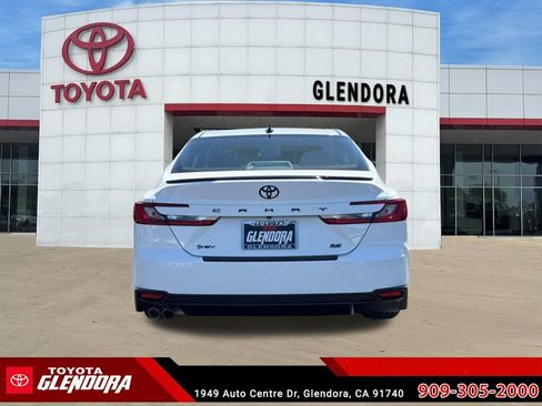 New 2026 Toyota Camry Hybrid FWD image 9