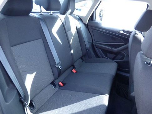 Used 2019 Volkswagen Jetta S image 6