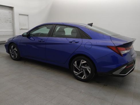 Used 2025 Hyundai Elantra Sport FWD image 3