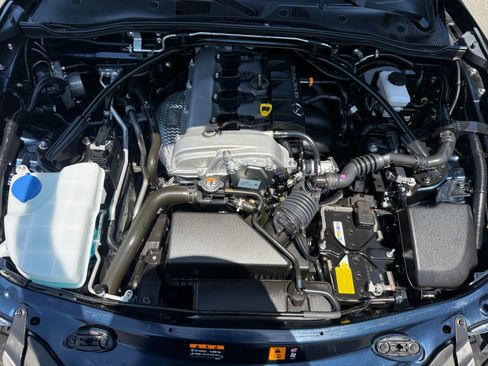 Certified 2025 MAZDA MX-5 Miata Club RWD image 20