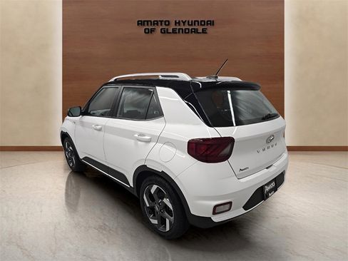 Certified 2023 Hyundai Venue Limited image 4