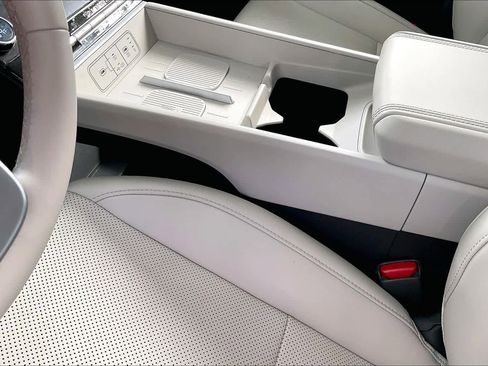 Used 2025 Hyundai Santa Fe SEL image 14