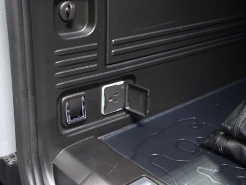 Used 2026 GMC Hummer EV SUV w/ LPO, Dark Essentials Package AWD/4WD image 16