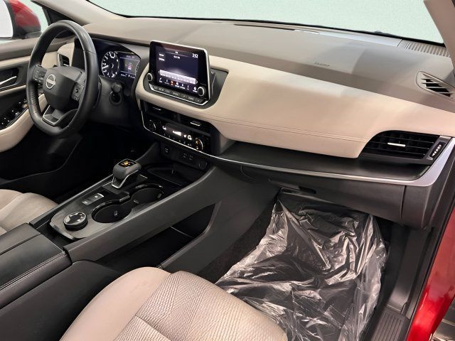Used 2025 Nissan Rogue SV AWD/4WD image 14