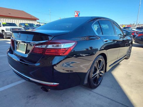 Used 2016 Honda Accord Sport image 4