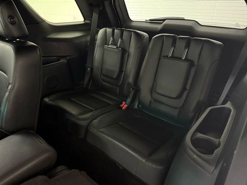 Used 2016 Ford Explorer XLT w/ Equipment Group 202A image 41