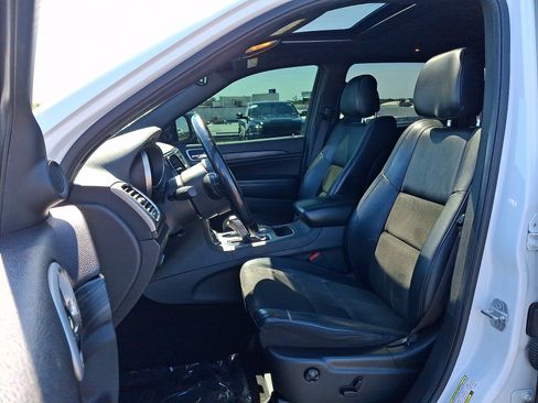 Used 2020 Jeep Grand Cherokee Altitude AWD/4WD image 13
