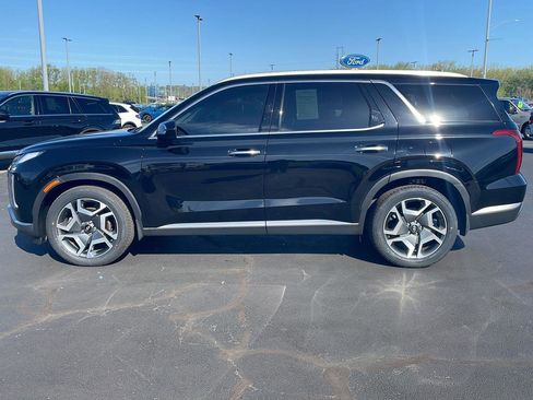 Used 2025 Hyundai Palisade SEL FWD image 2