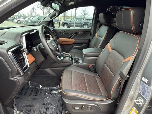 Used 2023 GMC Canyon AT4 w/ AT4 Premium Package image 18