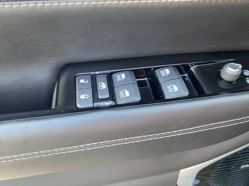Used 2023 Jeep Wagoneer L Series III w/ Premium Group I AWD/4WD image 21