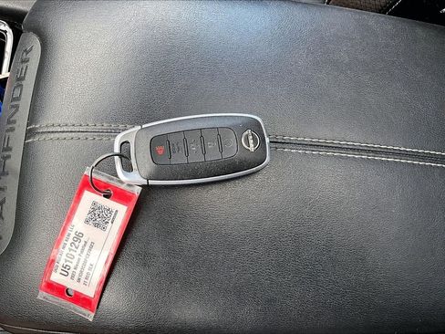 Used 2023 Nissan Pathfinder SL w/ SL Premium Package AWD/4WD image 30