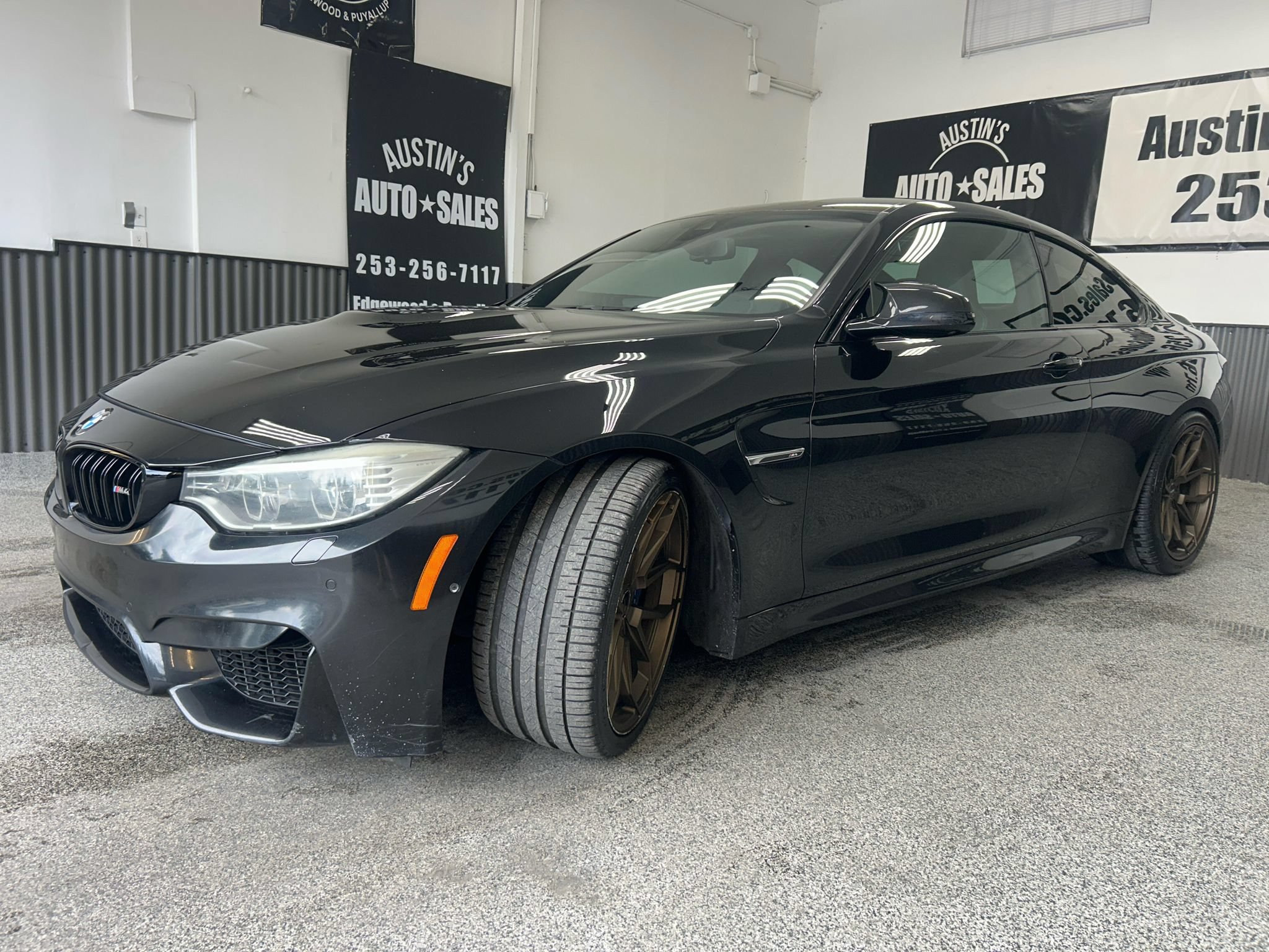 Used 2015 BMW M4 Coupe RWD image 3