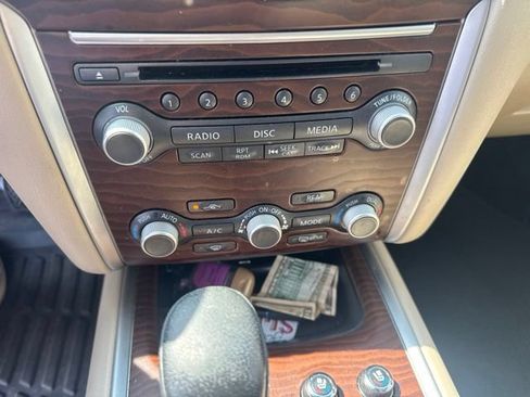 Used 2017 Nissan Pathfinder Platinum w/ Family Entertainment Package FWD image 15