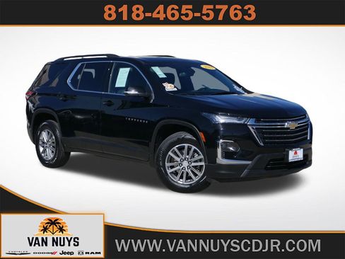 Used 2023 Chevrolet Traverse LT image 1