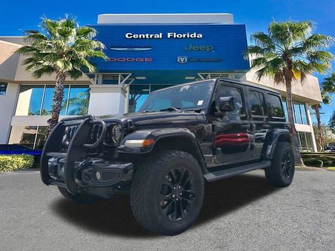 Used 2021 Jeep Wrangler Unlimited Sahara AWD/4WD image 9