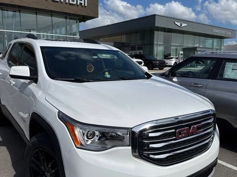 Used 2019 GMC Acadia SLT AWD/4WD image 2