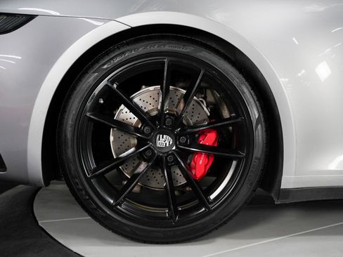 Used 2020 Porsche 911 Carrera S image 28