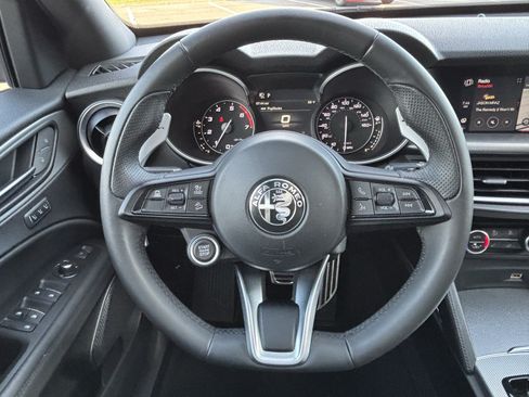 Used 2023 Alfa Romeo Stelvio Veloce AWD/4WD image 21