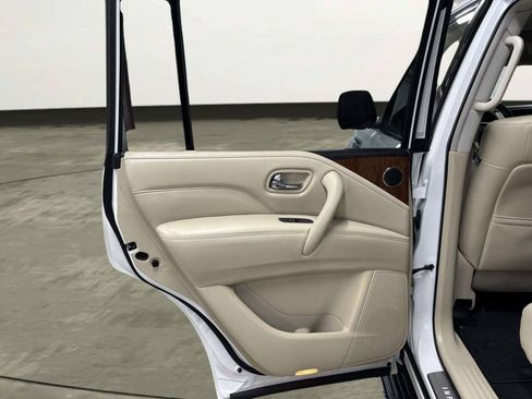 Used 2019 INFINITI QX80 Luxe w/ 22" Wheel Package AWD/4WD image 18