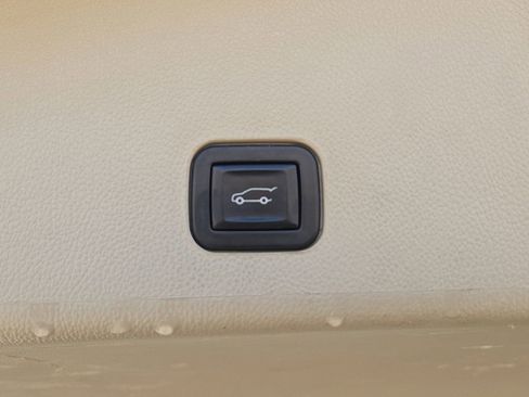 Used 2016 Cadillac SRX Premium w/ LPO, Protection Package image 12