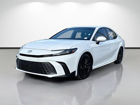 Used 2025 Toyota Camry SE FWD image 7