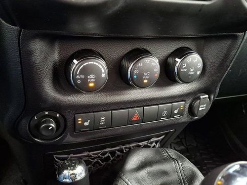 Certified 2016 Jeep Wrangler Unlimited Sahara w/ Dual Top Group image 19