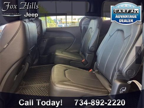 New 2025 Chrysler Pacifica Select w/ Fav Edition Package image 11