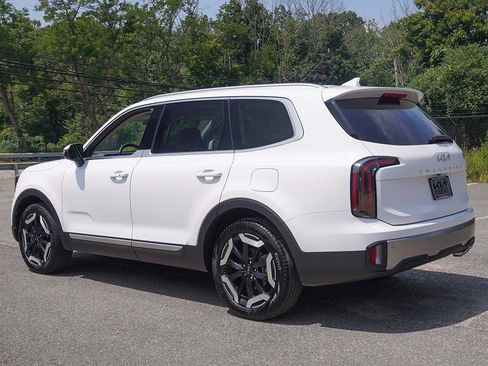 Used 2025 Kia Telluride EX FWD image 11