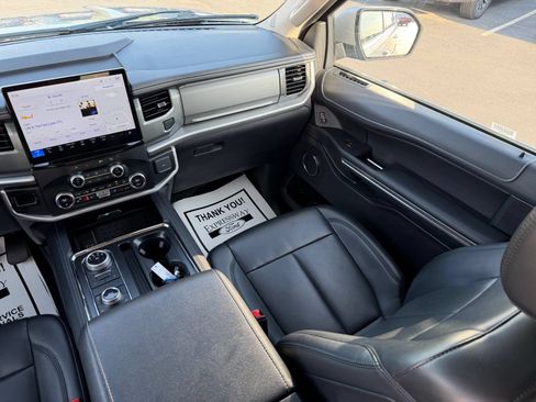 Used 2024 Ford Expedition XLT AWD/4WD image 19