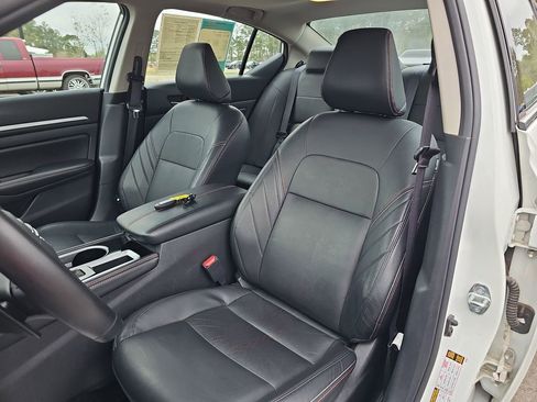 Used 2025 Nissan Altima 2.5 SR w/ SR Premium Package image 19
