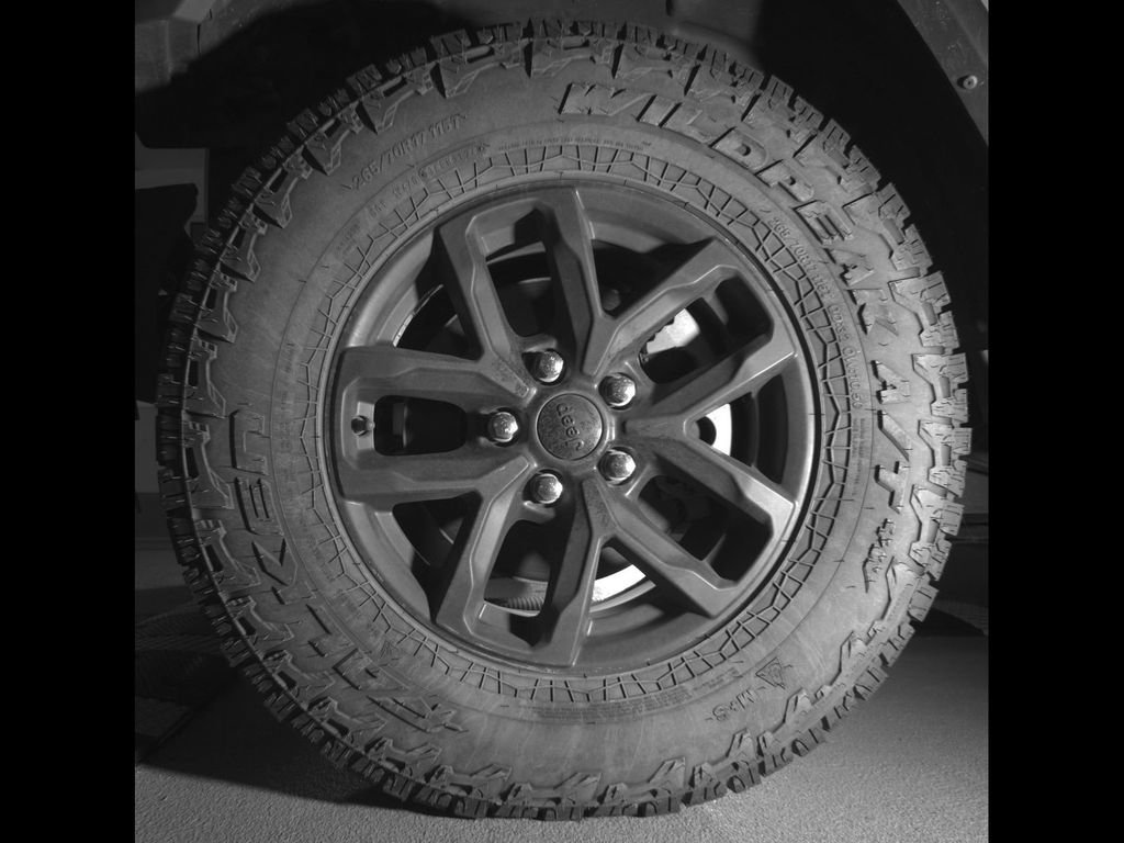 Used 2022 Jeep Gladiator Sport AWD/4WD image 9