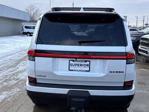 Used 2024 Lexus GX 550 550 Luxury w/ Accessory Package (2T) image 4