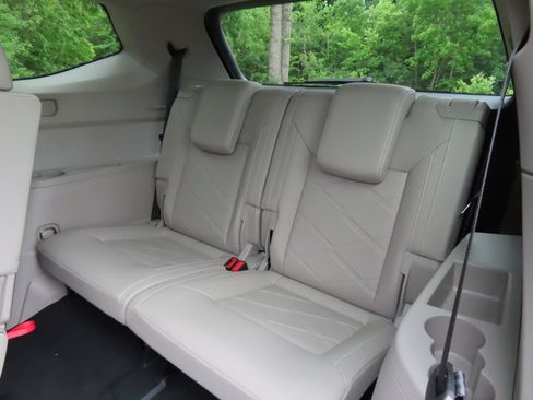 Used 2025 Volkswagen Atlas SE w/ Panoramic Sunroof Package AWD/4WD image 28