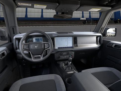 New 2025 Ford Bronco 4-Door image 24