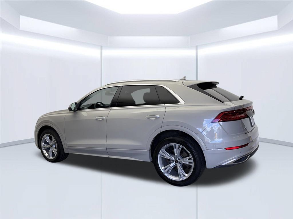 Certified 2023 Audi Q8 Premium AWD/4WD image 4