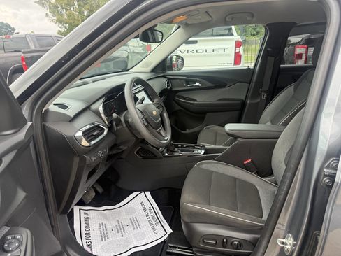Used 2021 Chevrolet TrailBlazer LT w/ Convenience Package FWD image 7