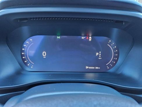 Used 2025 Volvo XC40 B5 Plus w/ Protection Package Premier AWD/4WD image 24