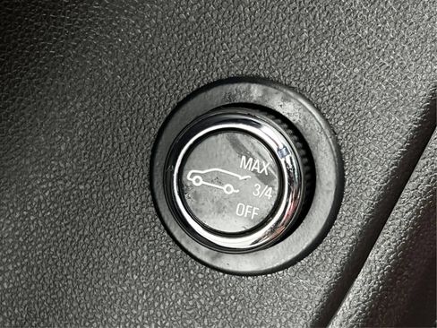 Used 2023 Chevrolet Blazer LT FWD image 35