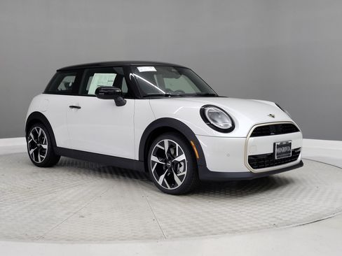 New 2026 MINI Cooper 2-Door Hardtop FWD image 5
