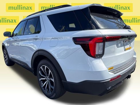 New 2026 Ford Explorer ST-Line image 4