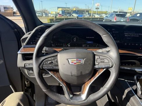 Used 2021 Cadillac Escalade ESV Premium Luxury w/ LPO, Radiant Package image 13