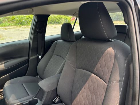 Used 2025 Toyota Corolla LE FWD image 27